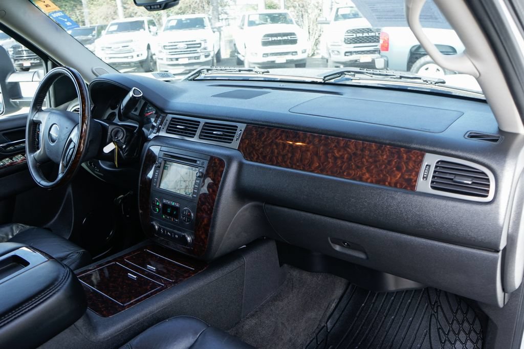 Used 2011 GMC Sierra 3500 Denali AWD/4WD image 38
