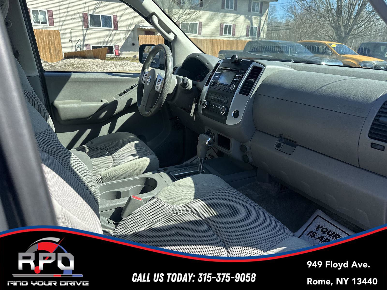 Used 2013 Nissan Frontier SV image 27