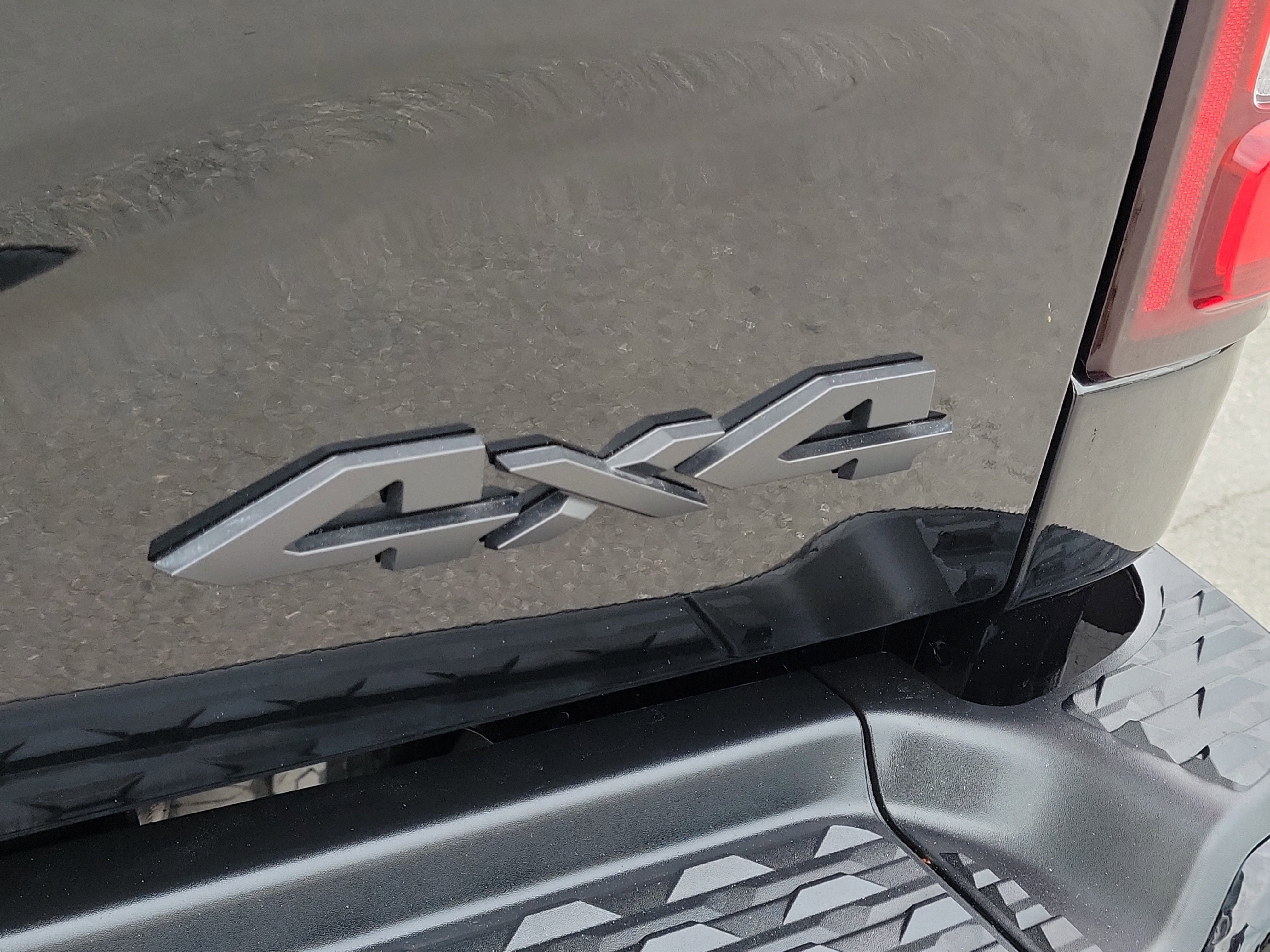 Used 2024 RAM 2500 Laramie w/ Night Edition image 29