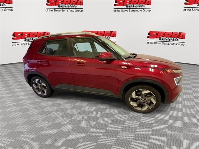 Used 2024 Hyundai Venue Limited image 10