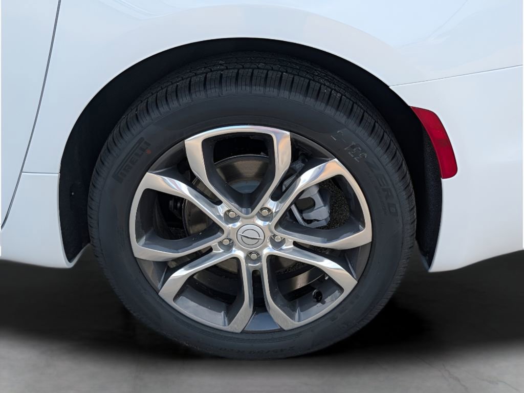 New 2026 Chrysler Pacifica Pinnacle image 3