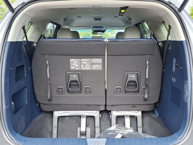 New 2026 Kia Carnival EX FWD image 14