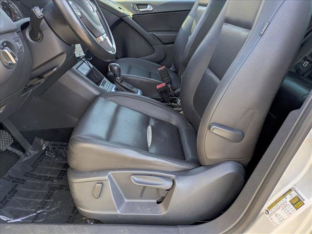 Used 2014 Volkswagen Tiguan SE image 14