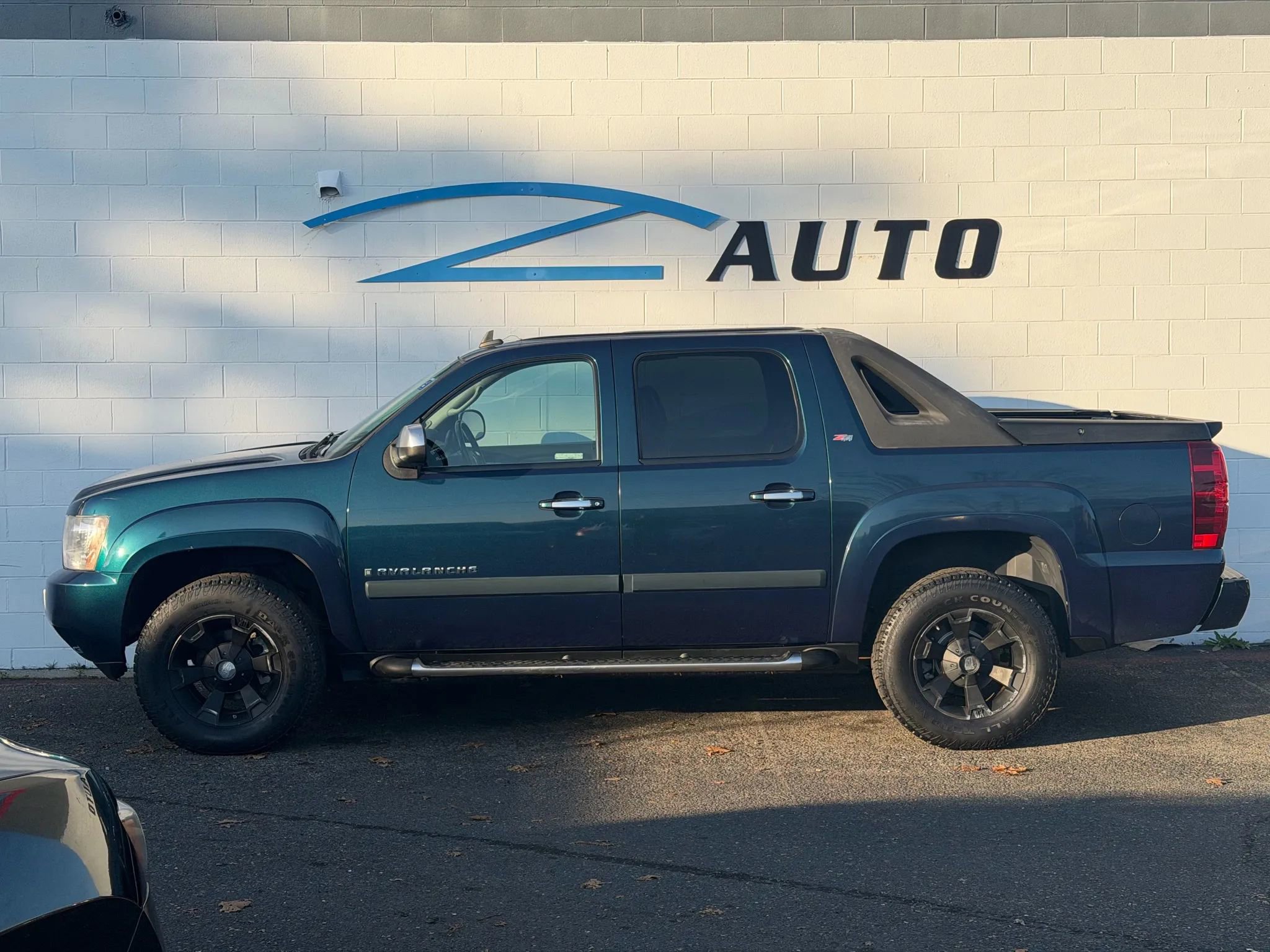 Used 2007 Chevrolet Avalanche LT w/ LT Preferred Equipment Group image 3