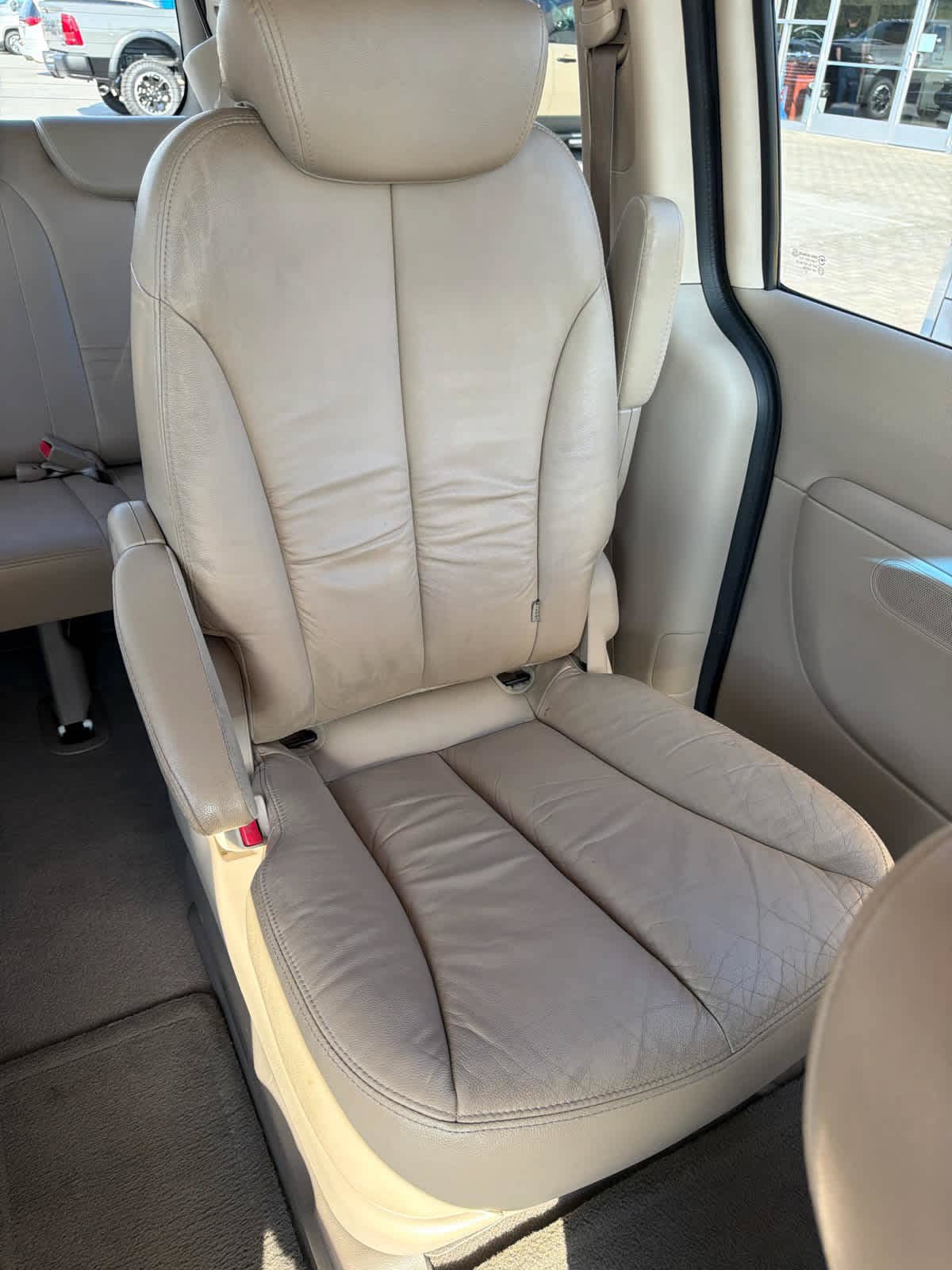 Used 2010 Kia Sedona EX w/ Luxury Pkg FWD image 13