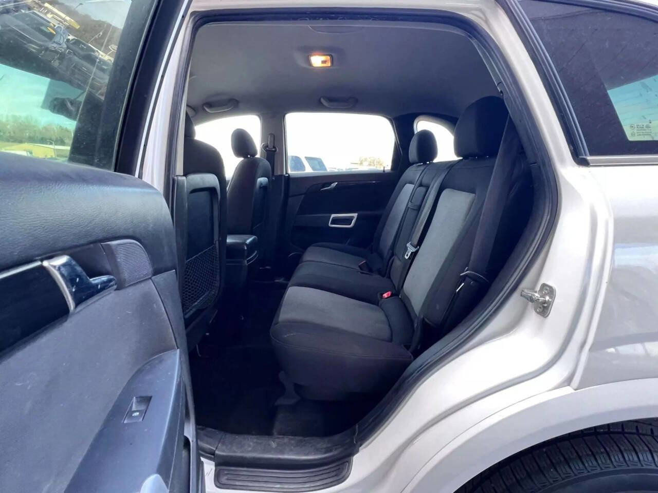 Used 2013 Chevrolet Captiva Sport LT FWD image 11