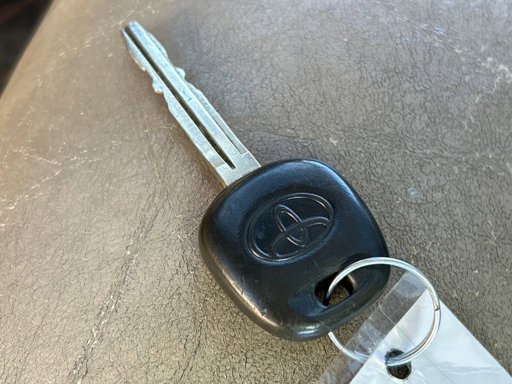 Used 2000 Toyota Land Cruiser image 31