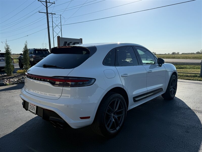 Used 2025 Porsche Macan Turbo AWD/4WD image 6