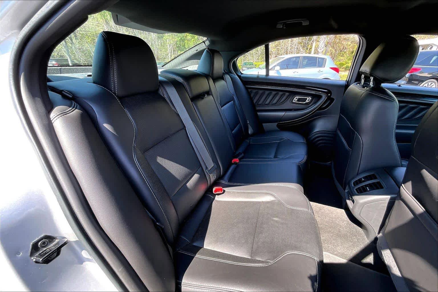 Used 2015 Ford Taurus Limited FWD image 20