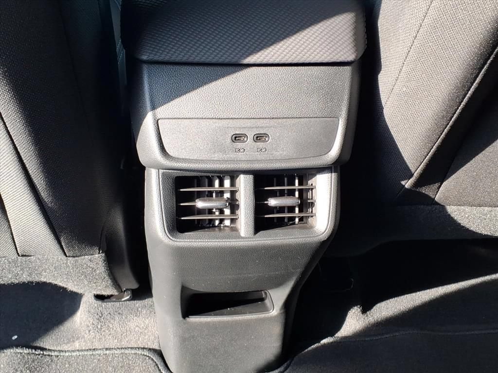 New 2027 Chevrolet Equinox LT w/ Safety and Technology Package AWD/4WD image 18