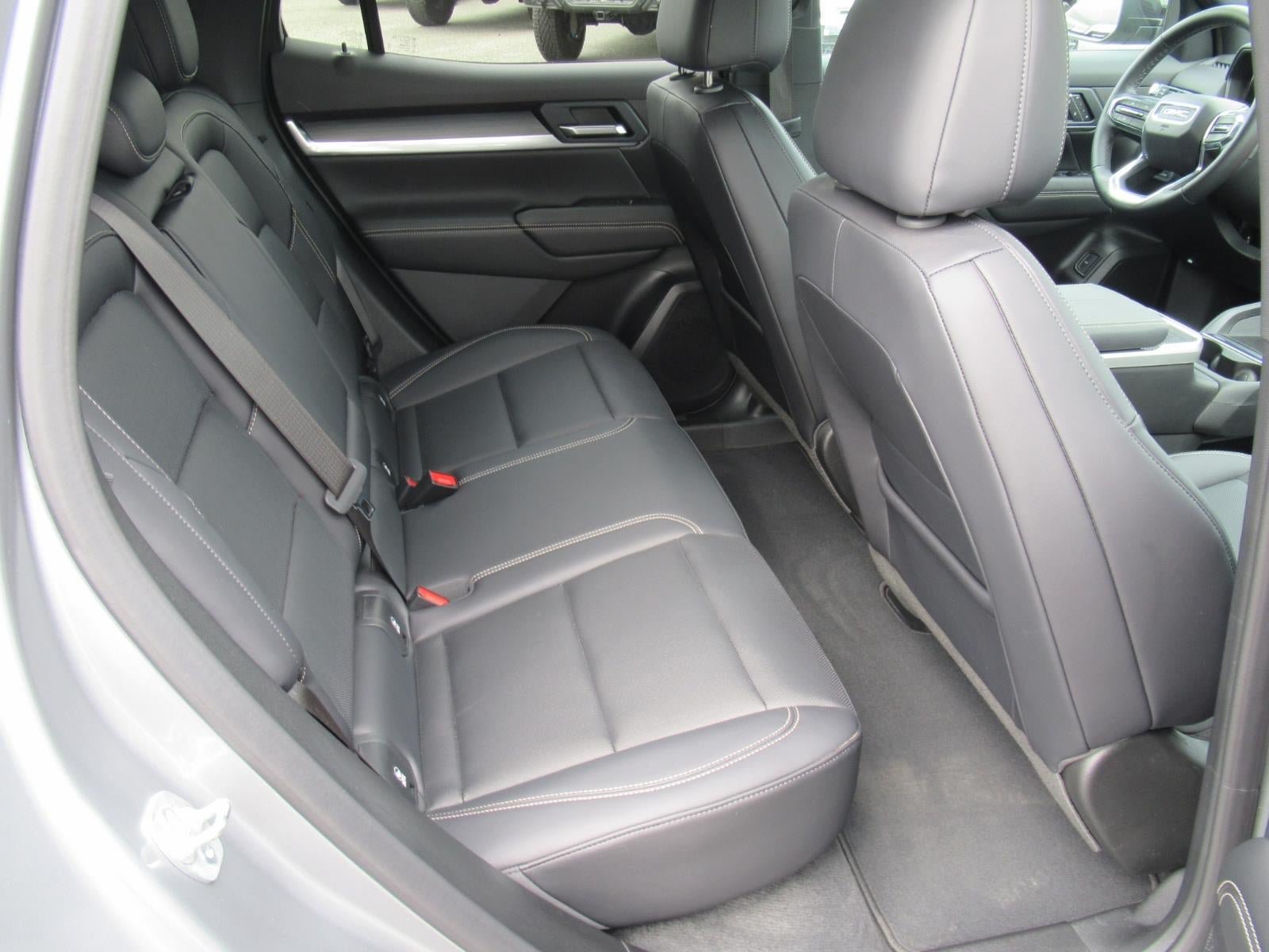 Used 2025 GMC Terrain Elevation w/ Elevation Premium Package AWD/4WD image 31