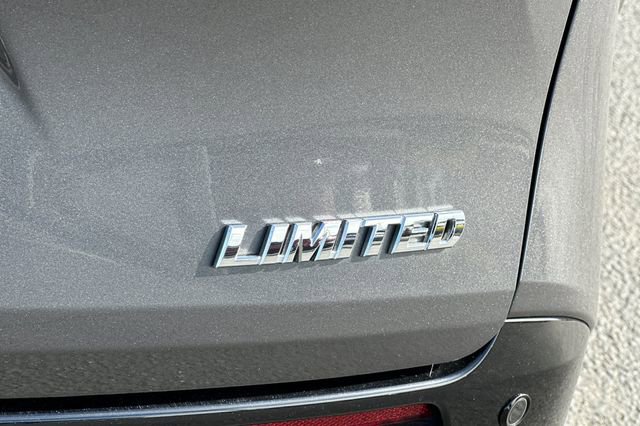 Used 2025 Toyota Sienna Limited image 33