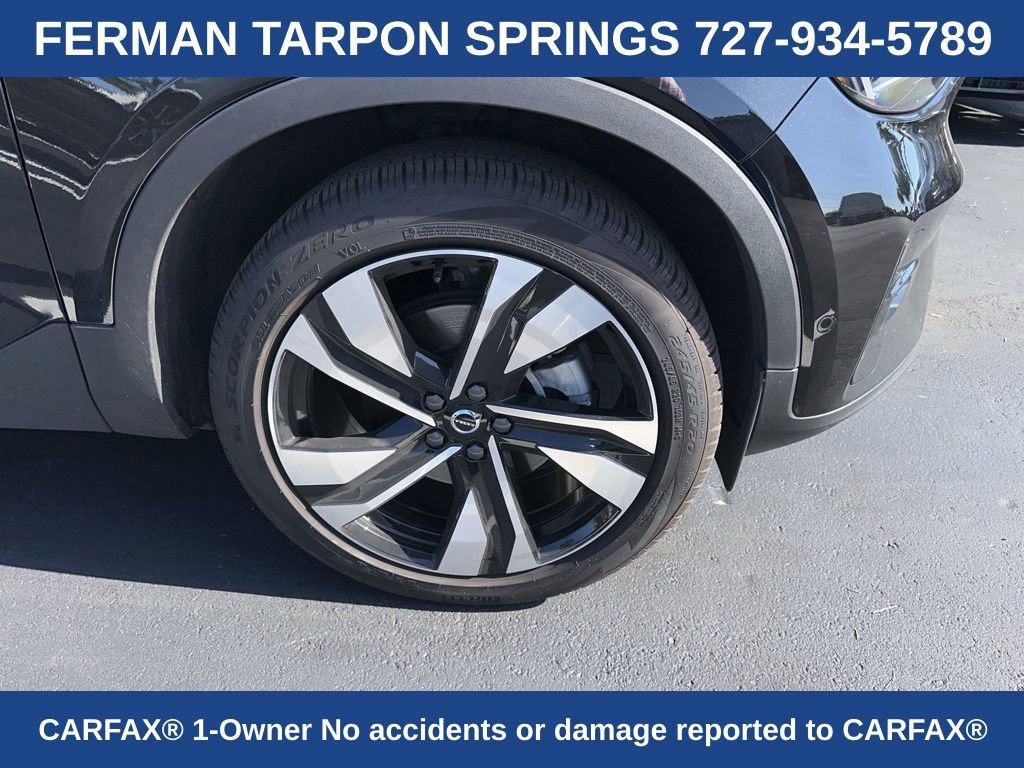 Certified 2025 Volvo XC40 B5 Ultra AWD/4WD image 3