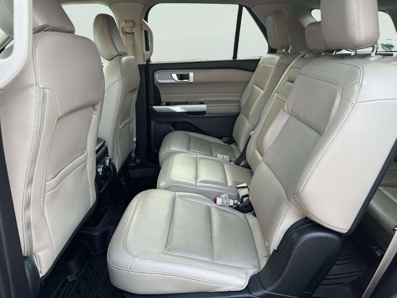 Used 2021 Ford Explorer Limited w/ Equipment Group 301A AWD/4WD image 40