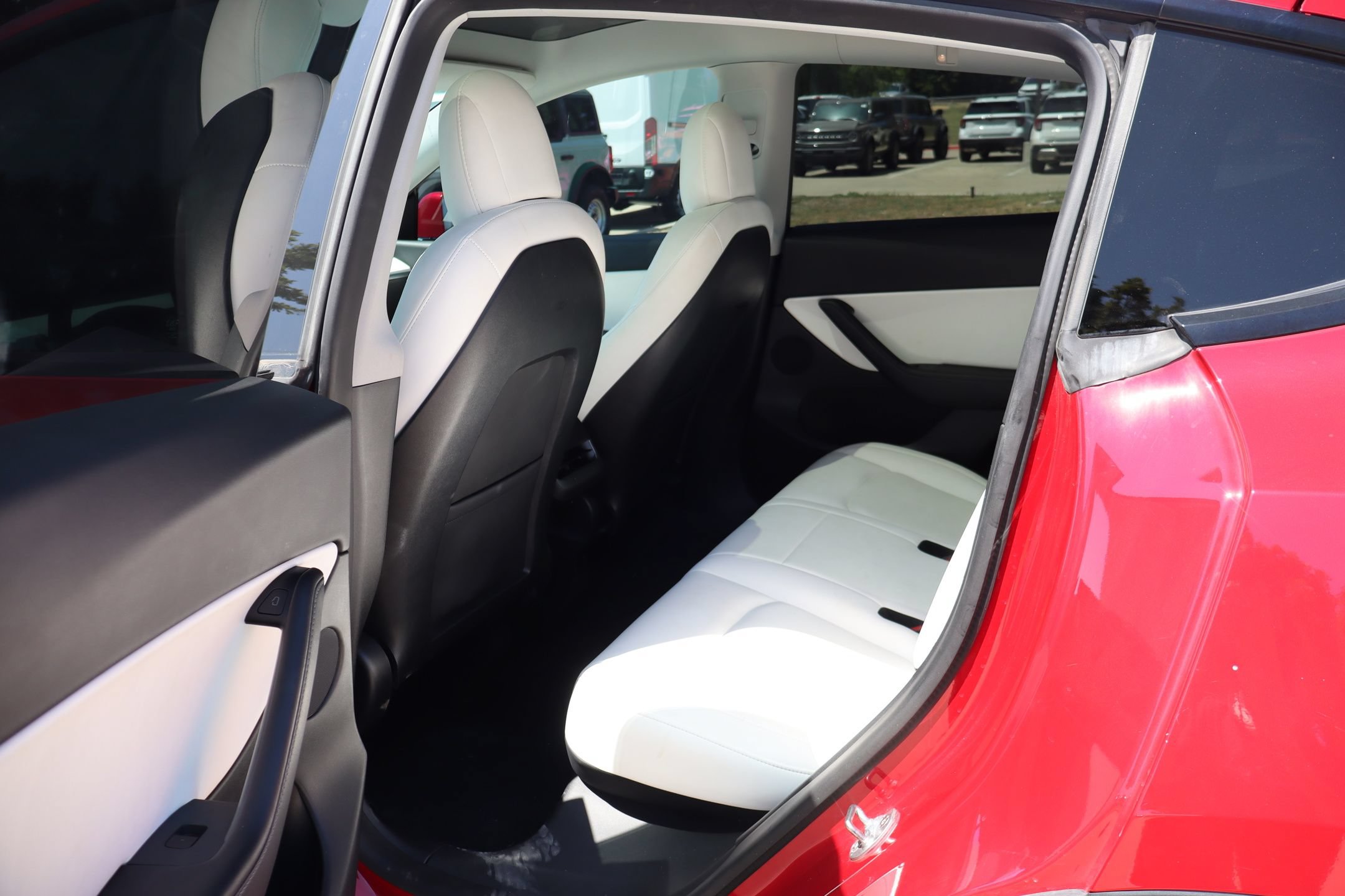 Used 2021 Tesla Model Y Long Range AWD/4WD image 23