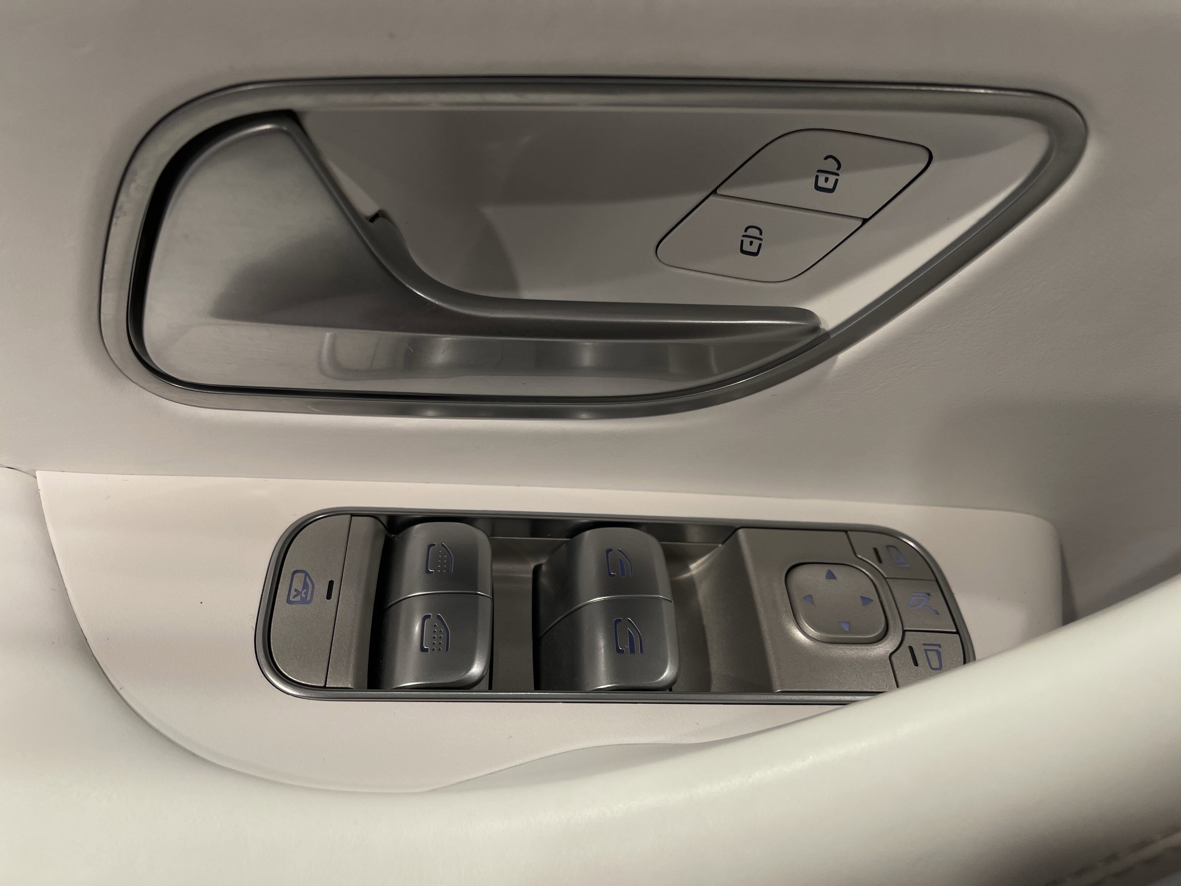 Used 2023 Mercedes-Benz Maybach GLS 600 4MATIC image 11