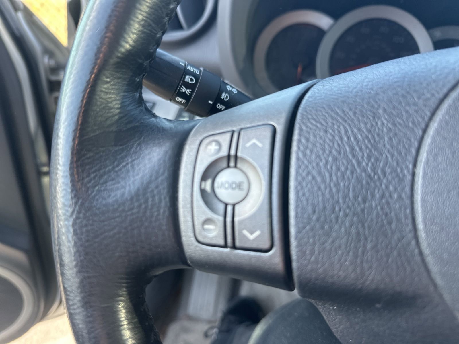 Used 2012 Toyota RAV4 Limited w/ Navigation Value Pkg image 8