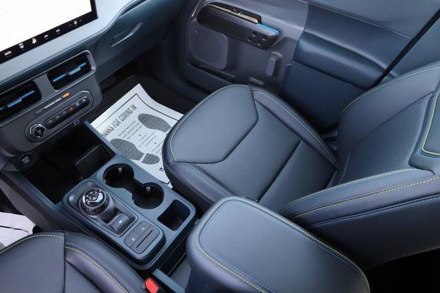 New 2025 Ford Maverick Lobo image 30