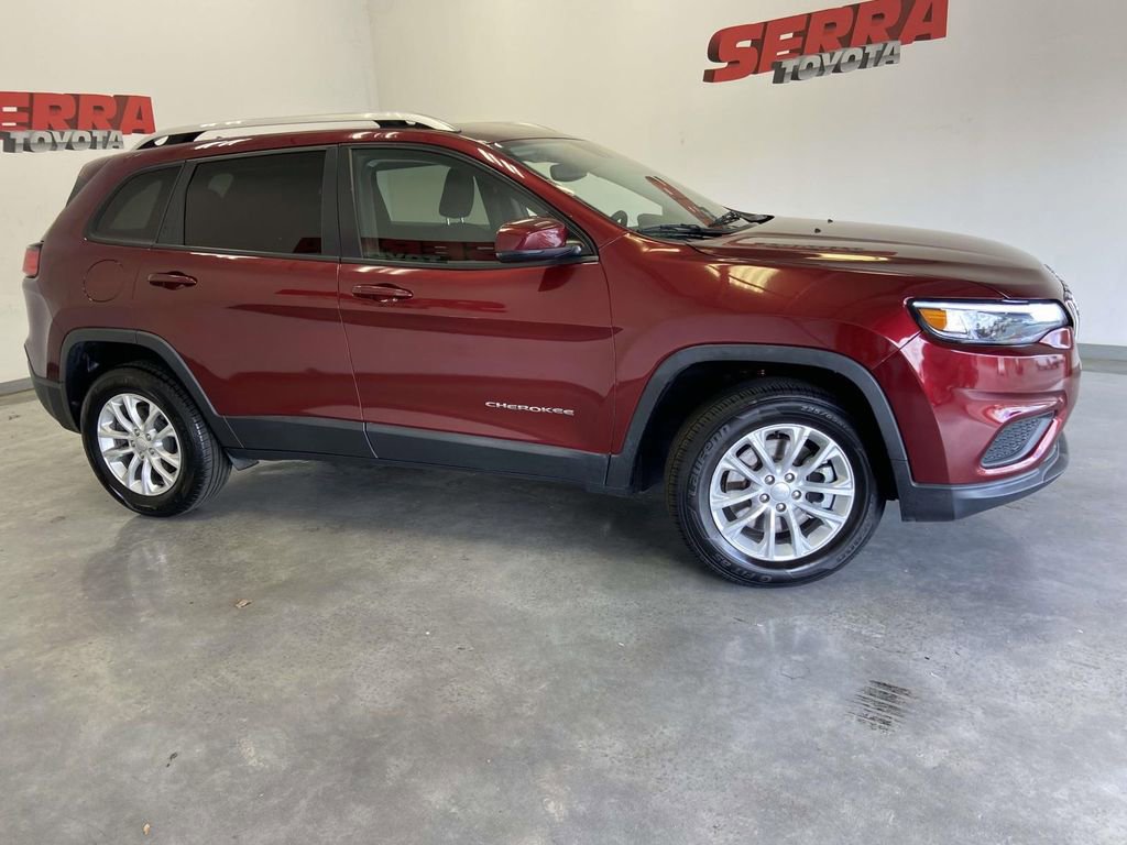 Used 2021 Jeep Cherokee Latitude AWD/4WD image 2
