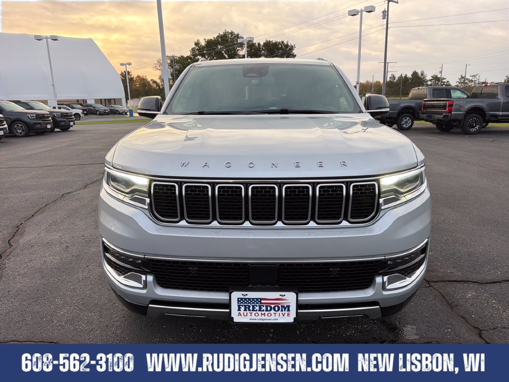Used 2024 Jeep Wagoneer Series III AWD/4WD image 8