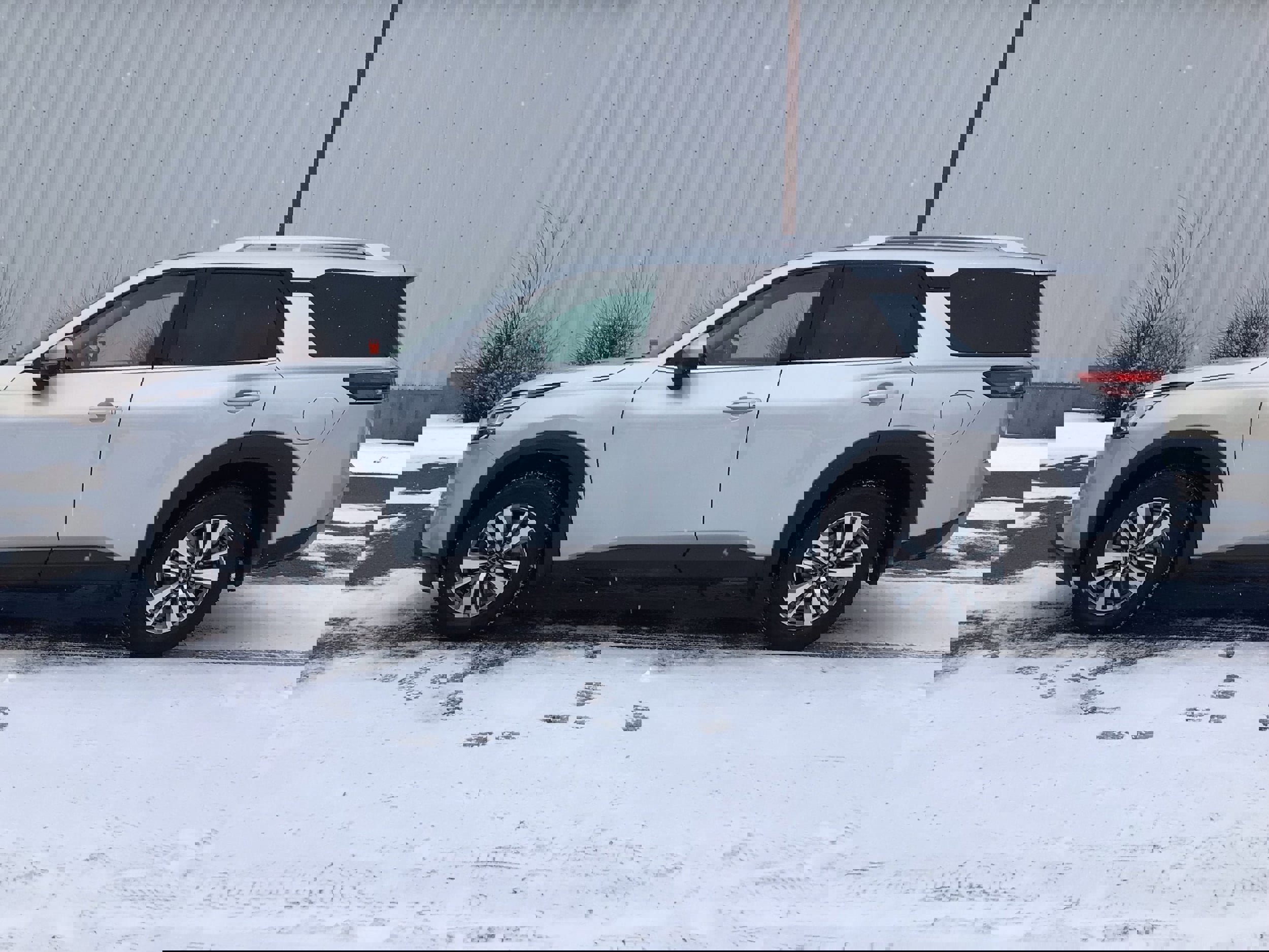 Used 2022 Nissan Pathfinder SL image 4