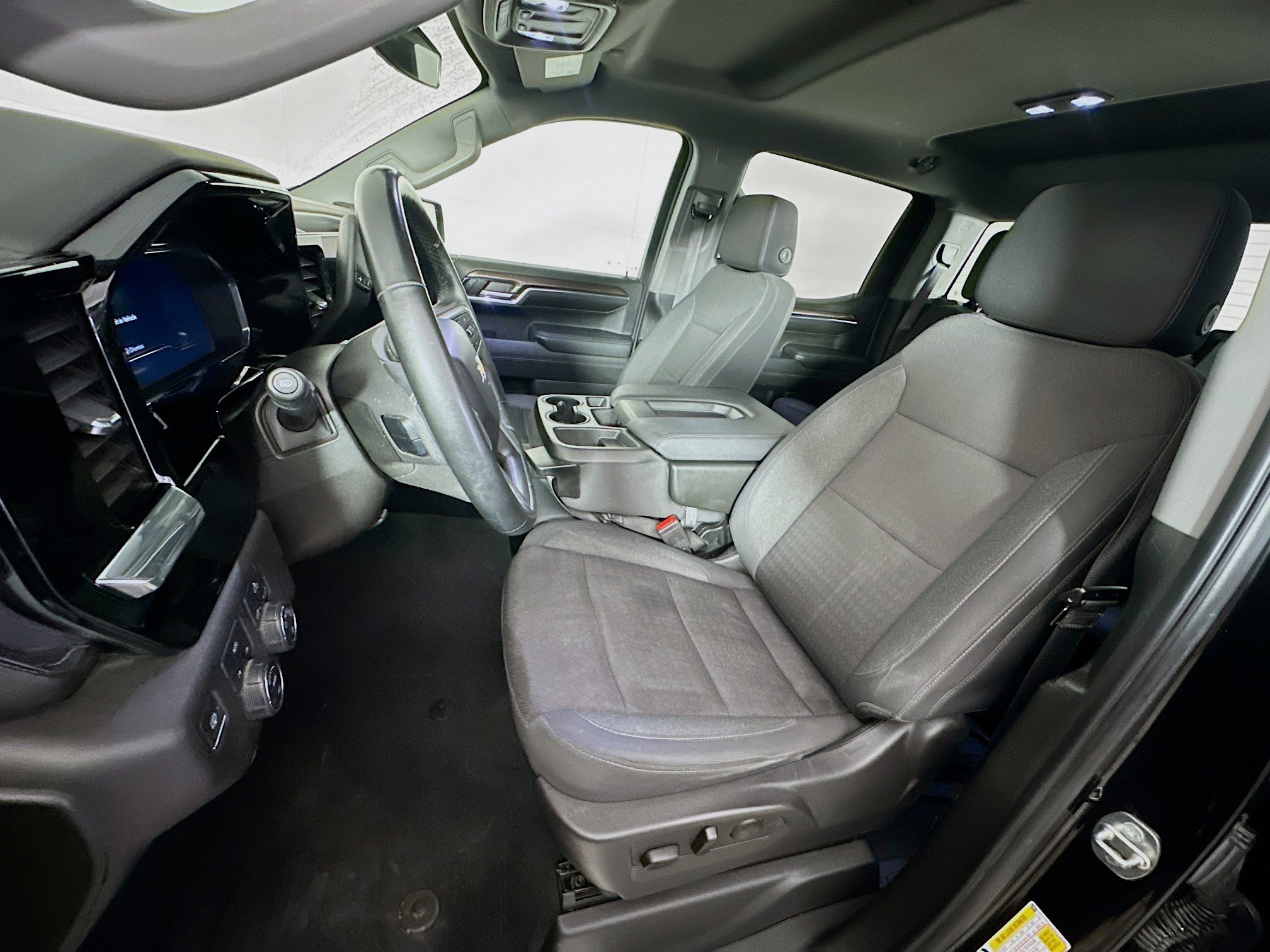 Used 2024 Chevrolet Silverado 1500 LT image 13