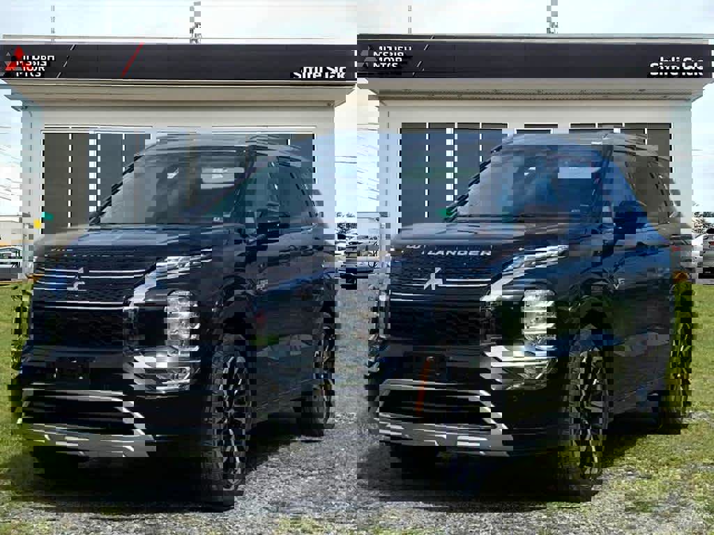 New 2025 Mitsubishi Outlander SEL image 1