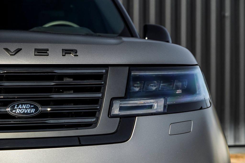 New 2026 Land Rover Range Rover SV AWD/4WD image 6