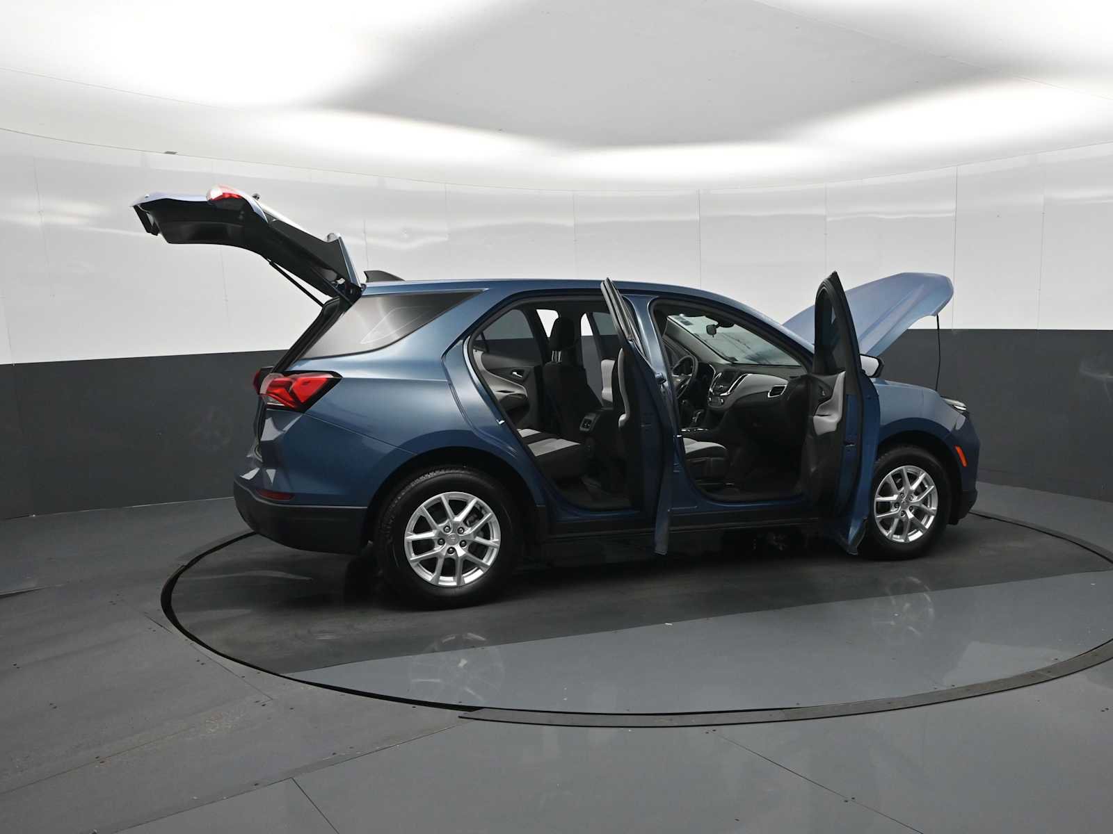 Used 2024 Chevrolet Equinox LS w/ LPO, Floor Liner Package AWD/4WD image 44