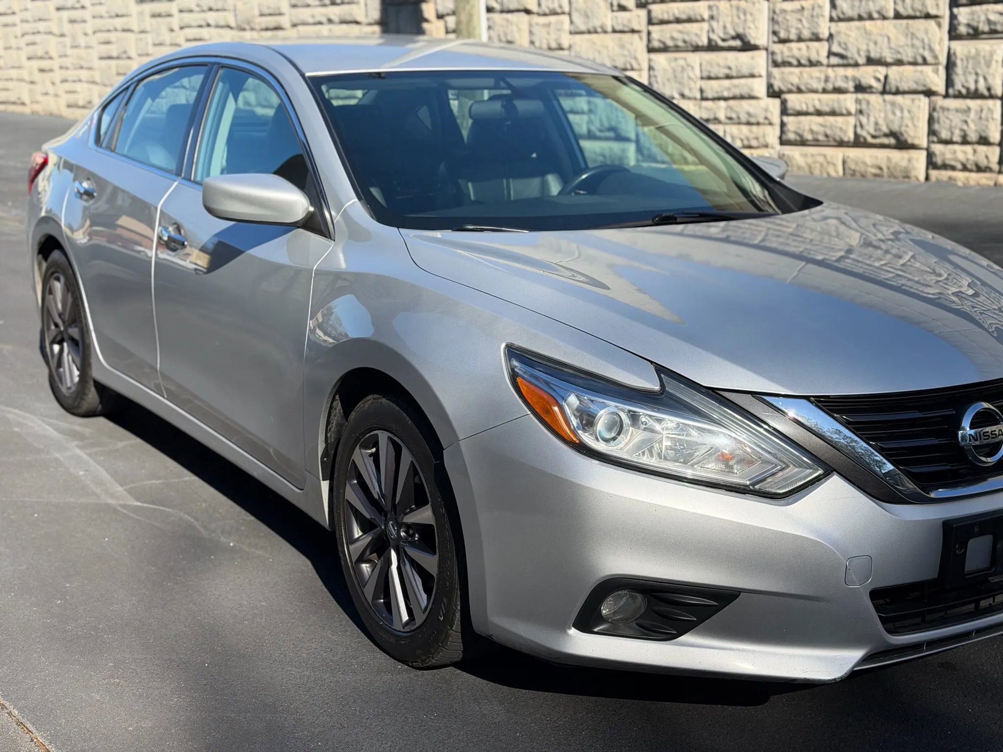 Used 2016 Nissan Altima 2.5 SV FWD image 40