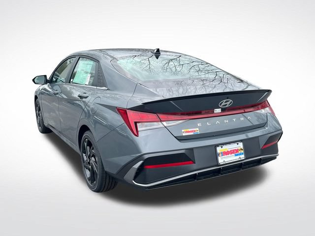 New 2026 Hyundai Elantra SEL Sport Premium FWD image 3