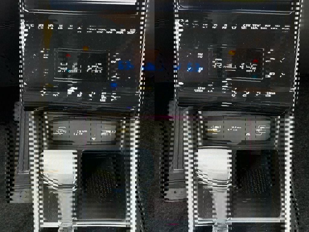 Used 2024 Hyundai Santa Cruz Limited image 25