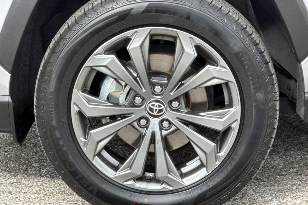 Used 2023 Toyota RAV4 Limited image 26