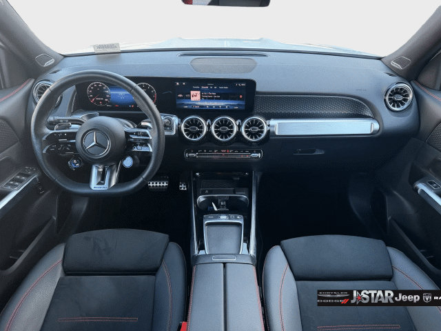 Used 2026 Mercedes-Benz GLB 35 AMG 4MATIC image 9