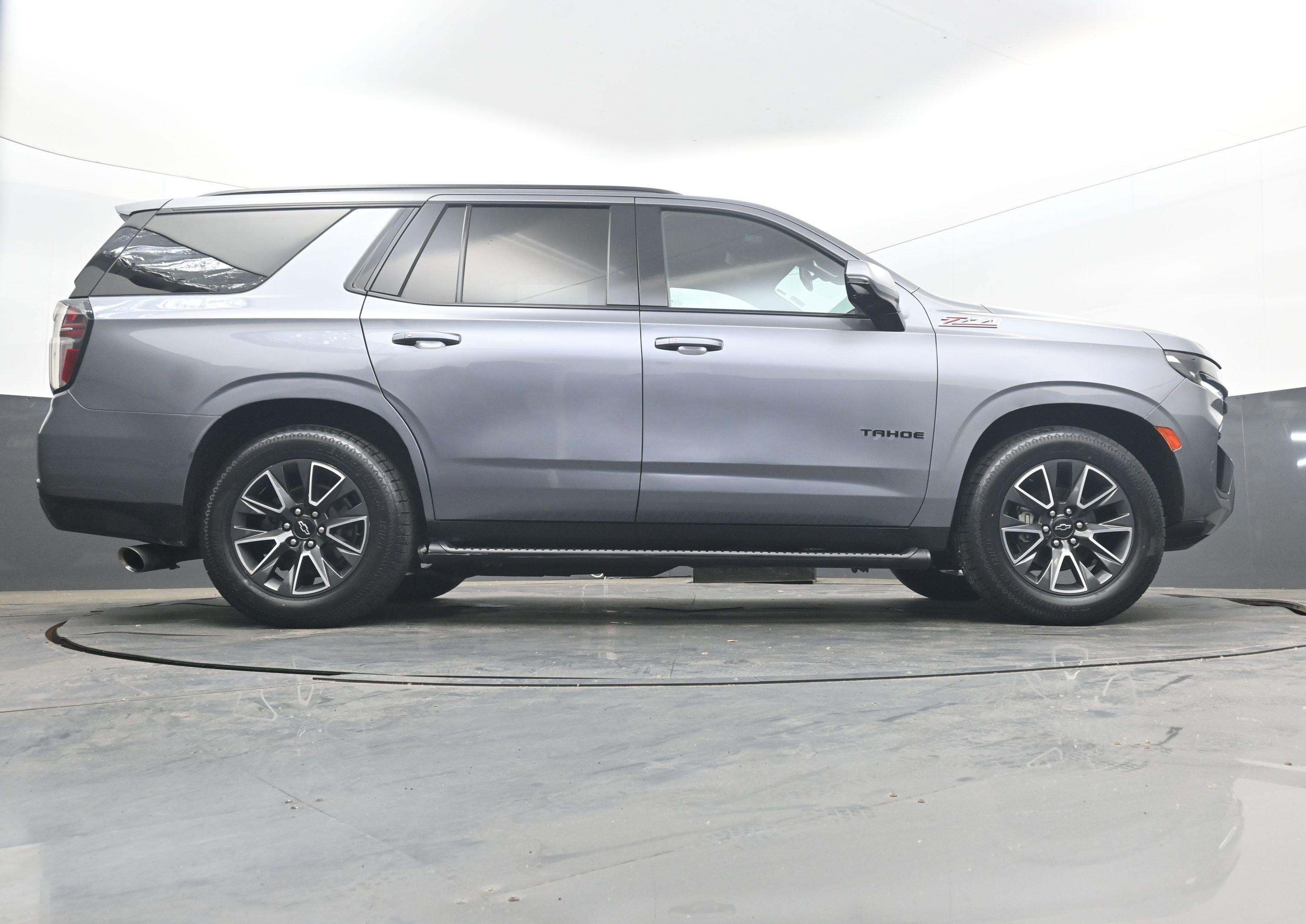 Used 2021 Chevrolet Tahoe Z71 w/ Z71 Off-Road Package AWD/4WD image 28