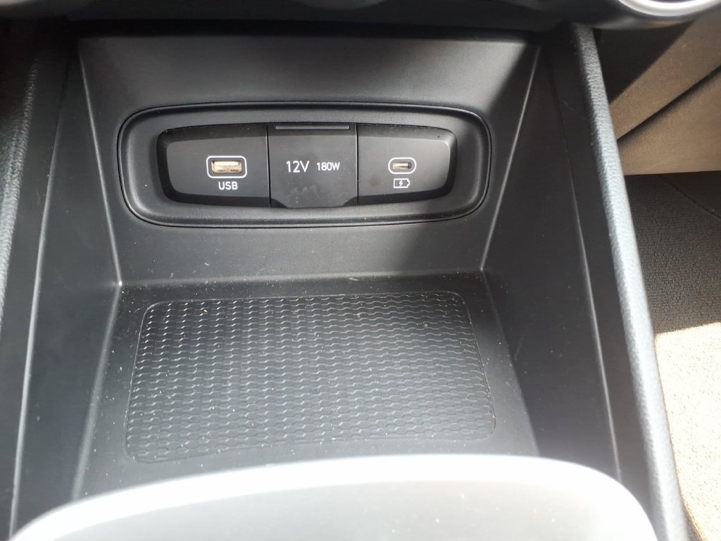 Certified 2025 Hyundai Venue SE FWD image 25