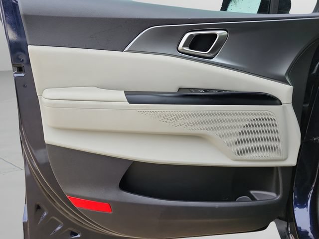 Used 2024 Kia Carnival LX FWD image 30