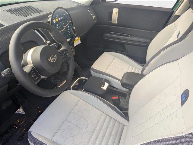 Used 2025 MINI Cooper Countryman SE image 3