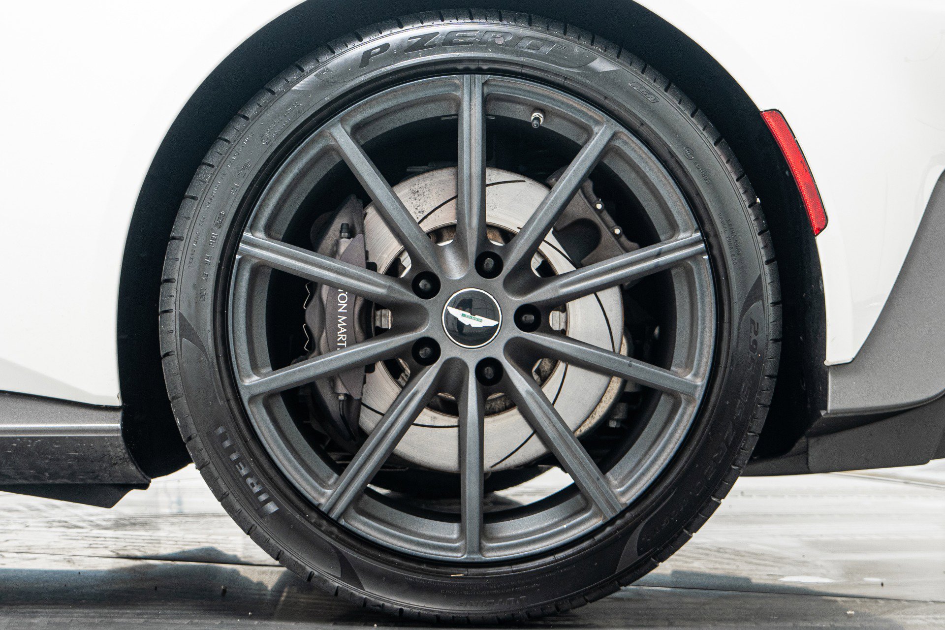 Used 2020 Aston Martin V8 Vantage Coupe RWD image 11