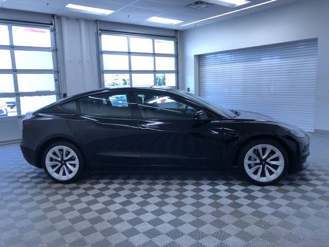 Used 2022 Tesla Model 3 Long Range AWD/4WD image 29
