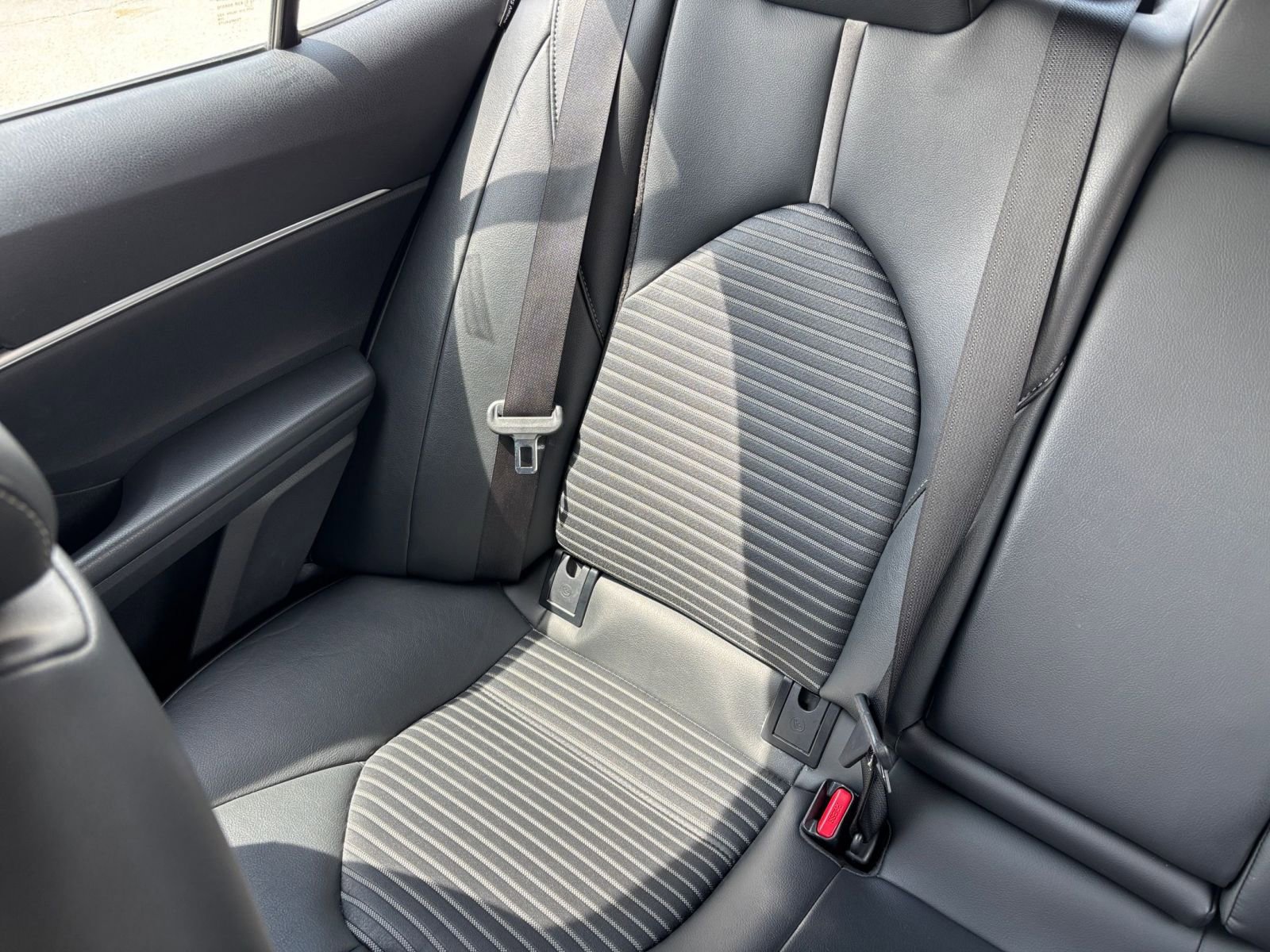 Used 2024 Toyota Camry SE FWD image 38