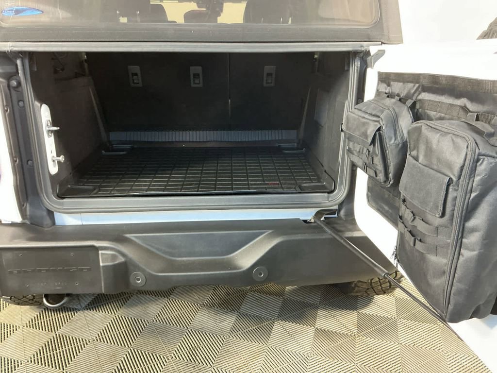 Used 2023 Ford Bronco Outer Banks image 9
