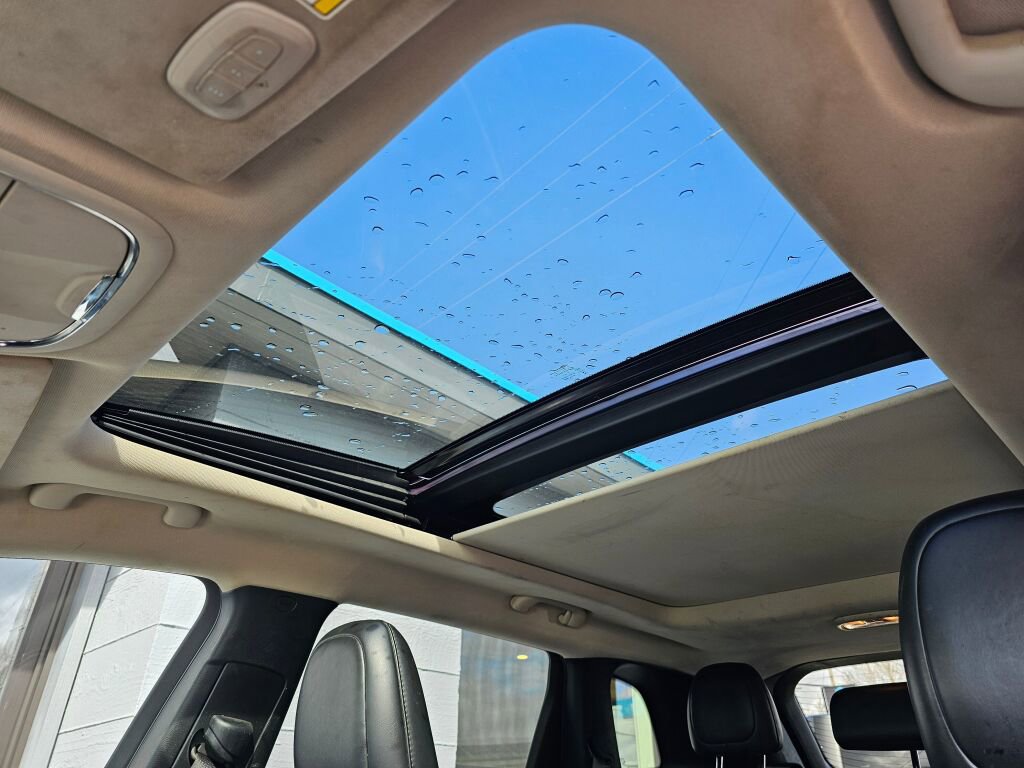 Used 2016 Jeep Cherokee Latitude w/ North All-Season Group image 21