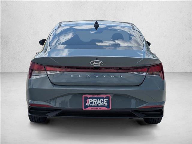 Used 2023 Hyundai Elantra SEL FWD image 6