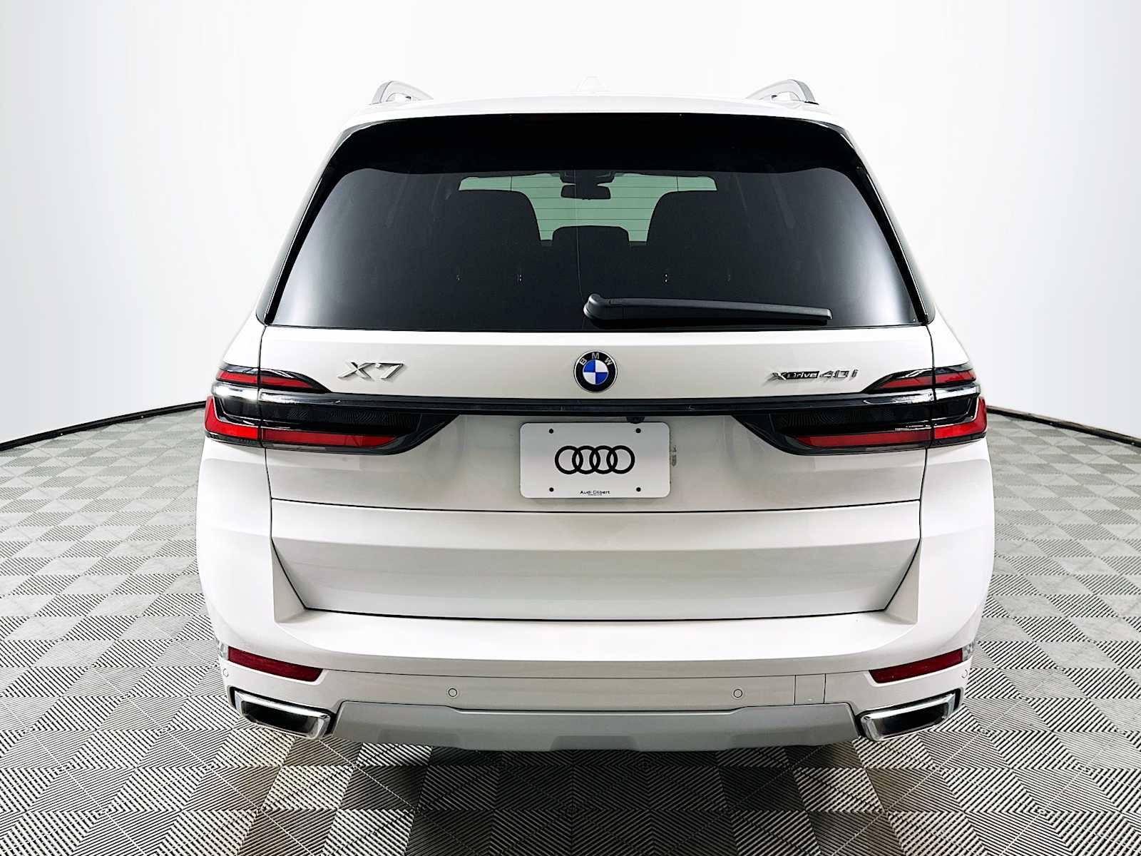 Used 2024 BMW X7 xDrive40i w/ Premium Package image 6