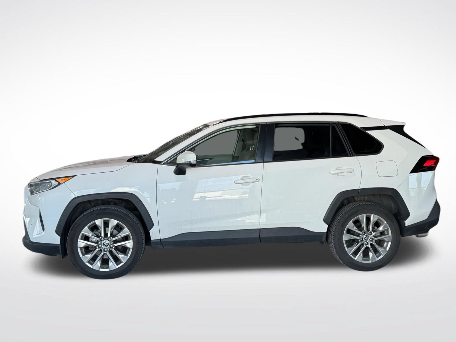 Used 2020 Toyota RAV4 XLE Premium AWD/4WD image 7