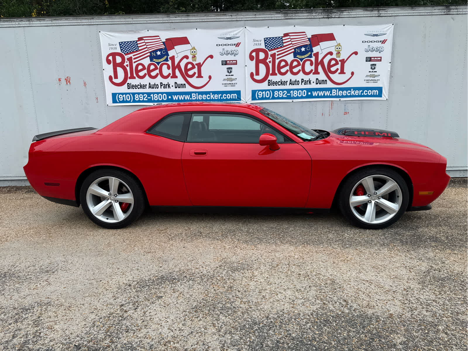 Used 2010 Dodge Challenger SRT8 w/ SRT Option Group II RWD image 2