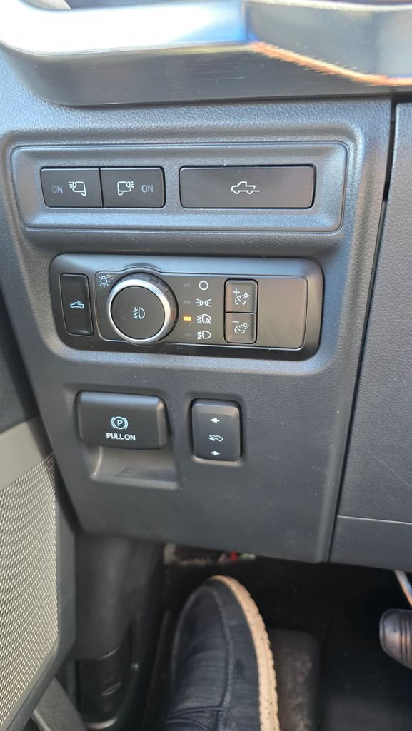 Used 2023 Ford F150 Lariat w/ FX4 Off-Road Package image 18