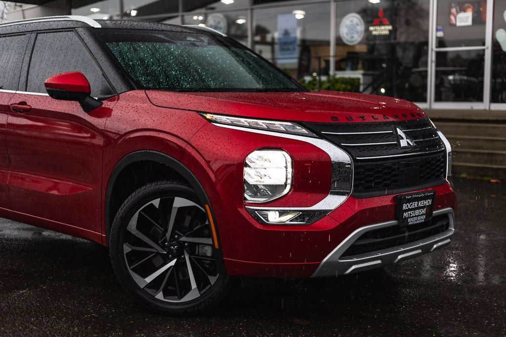 Used 2024 Mitsubishi Outlander SEL image 3