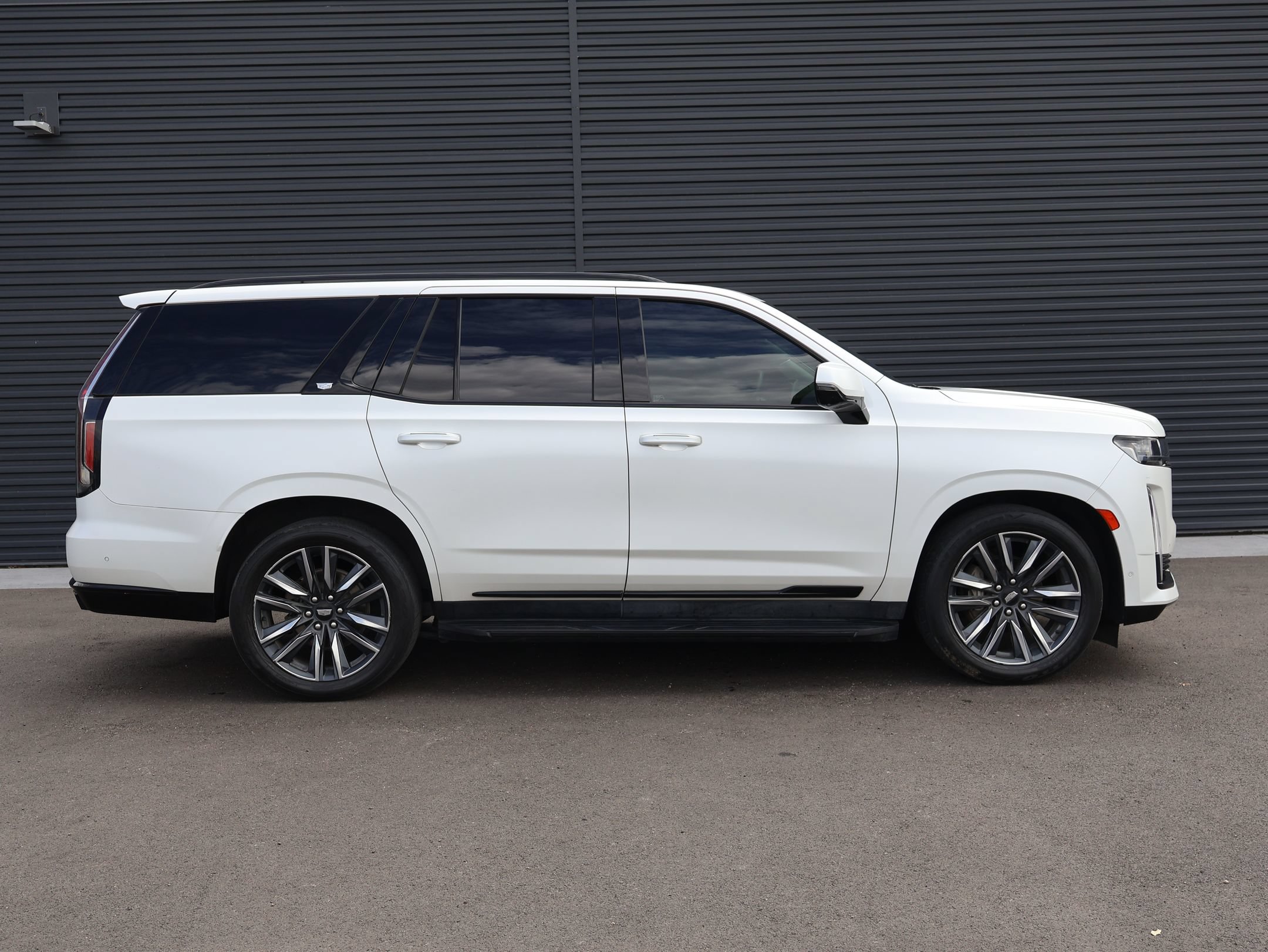Used 2022 Cadillac Escalade Sport Platinum AWD/4WD image 4